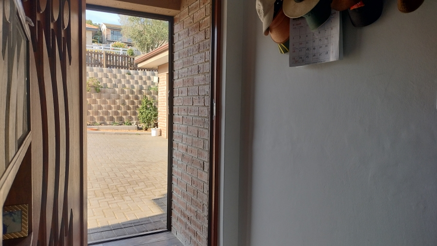 3 Bedroom Property for Sale in Fraaiuitsig Western Cape